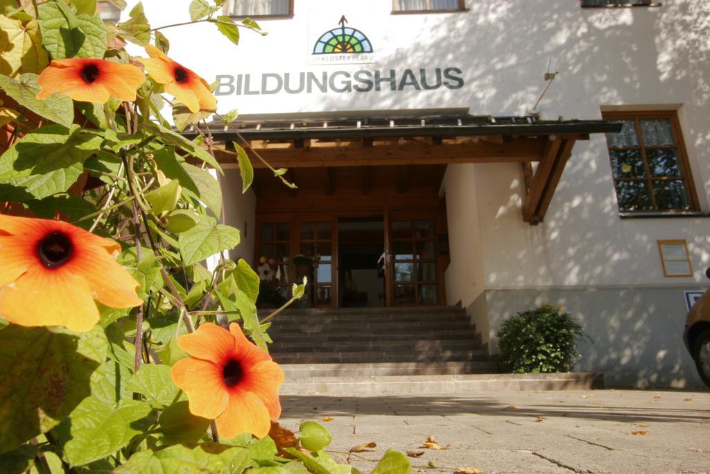 Seminar- Und Gaestehaus Im Kloster Бецау Екстер'єр фото